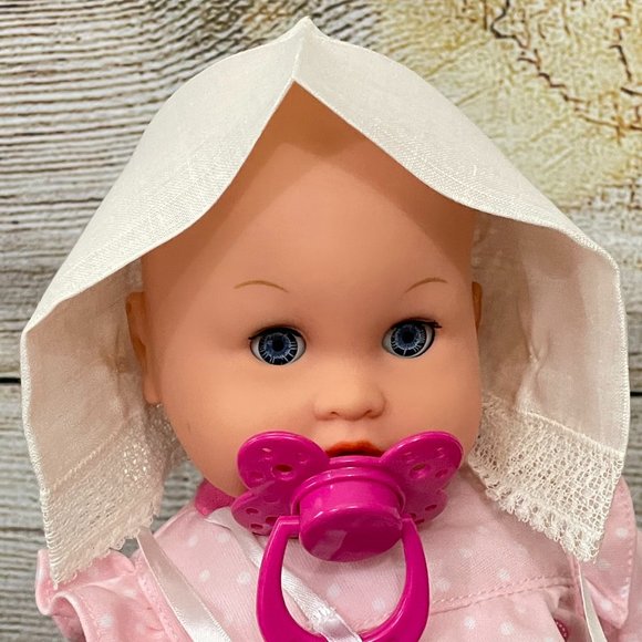 Vintage Bonnet with 'I'm just a little hankie' poem - Picture 6 of 8